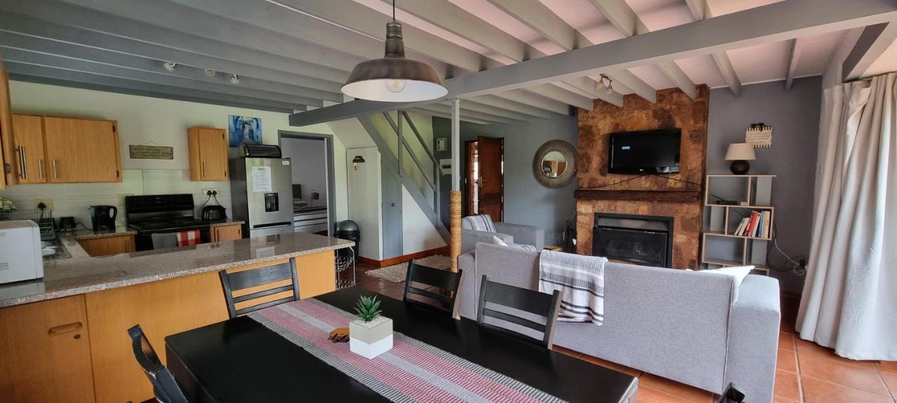 Dullvino Cottage No 15 At Critchley Dullstroom Exterior foto